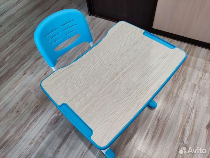 Растущая парта и стул Fun Desk