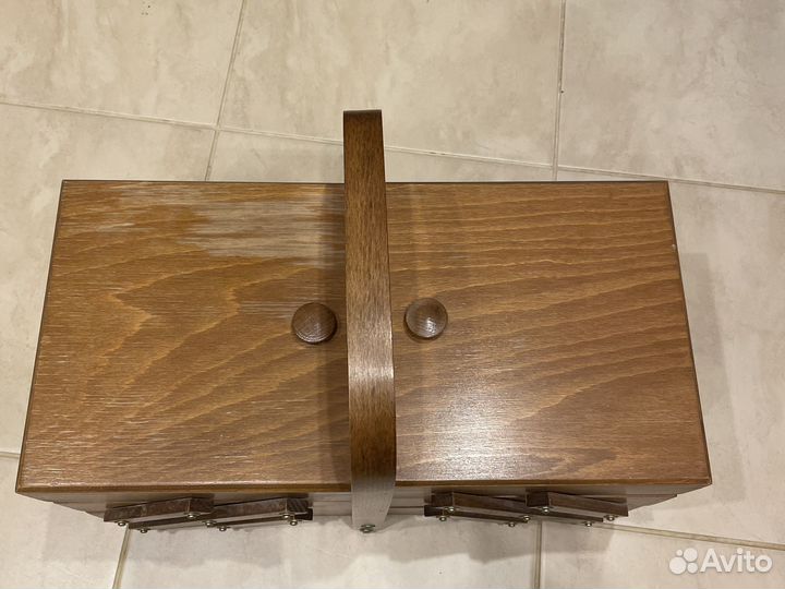 Деревянная шкатулка для шитья