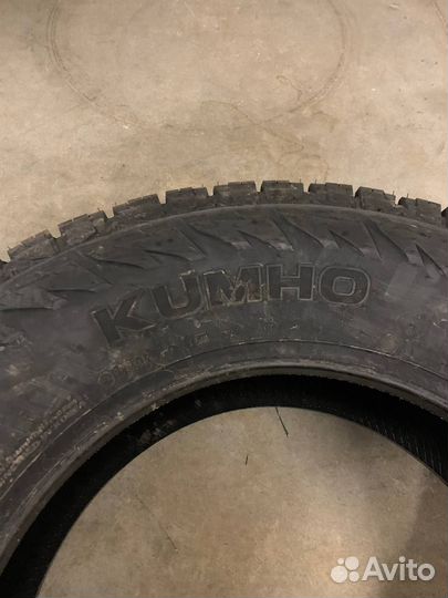 Kumho Road Venture AT52 275/65 R18 116T