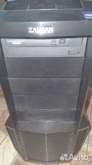 Minitower Zalman Z11