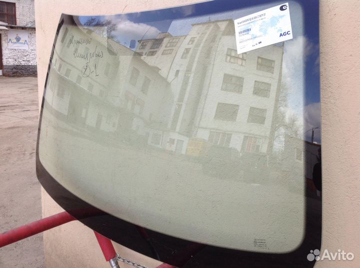 Renault Duster 5Д хб -лобовое стекло