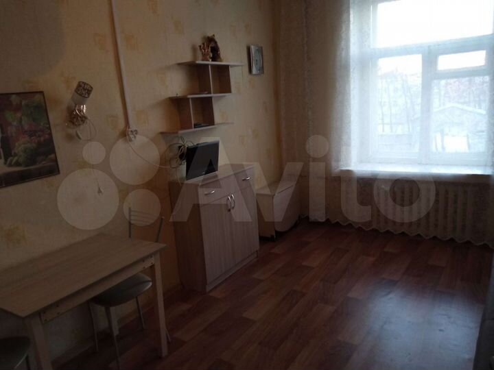 Комната 18 м² в 9-к., 4/4 эт.