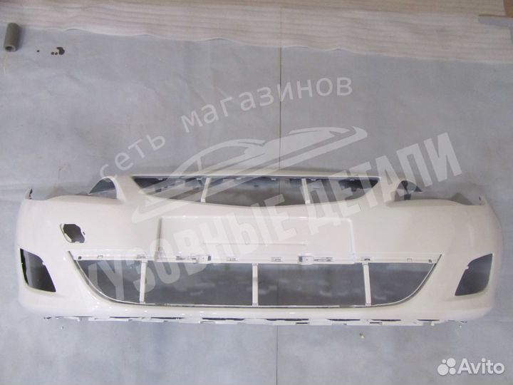 Бампер передний Opel Astra J в цвет