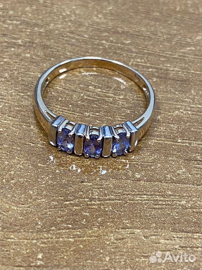 Кольцо с натуральными танзанитами