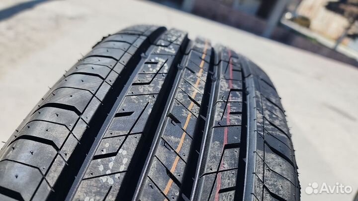 Tracmax X-Privilo TX5 215/65 R16 98H