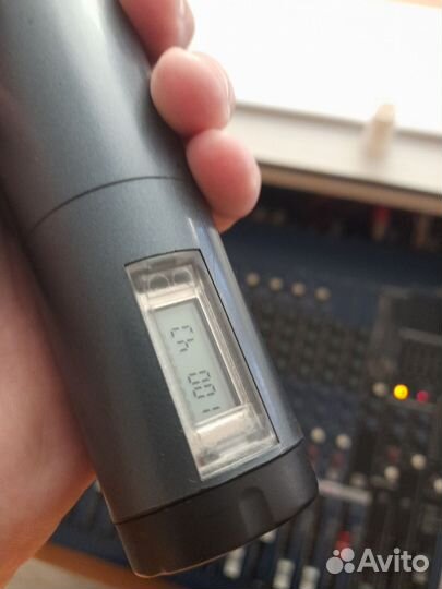 Радиомикрофон sennheiser EW 300 + AKG SR 450