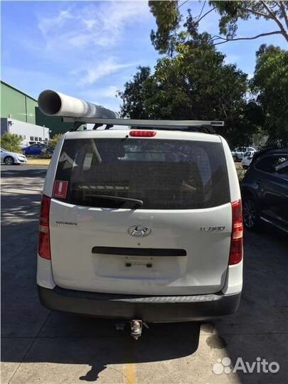 Разбор на запчасти Hyundai H-1 Starex