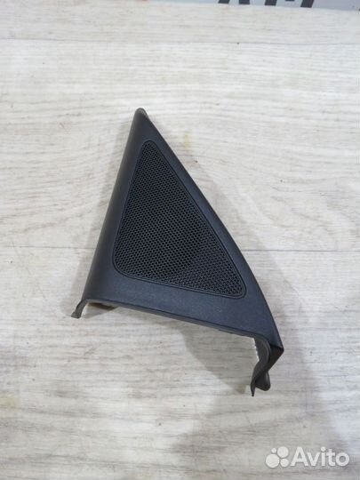 Накладка двери передняя левая Audi Q3