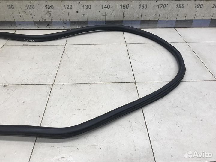 Уплотнитель (внутри) Octavia (A5 1Z) 2004-2013