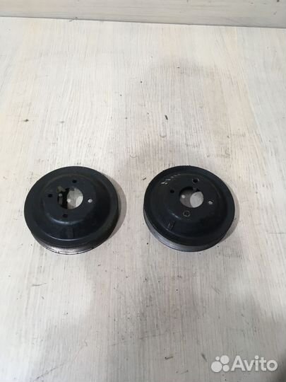 Шкив водяного насоса помпы Мерседес W210 W208 W202