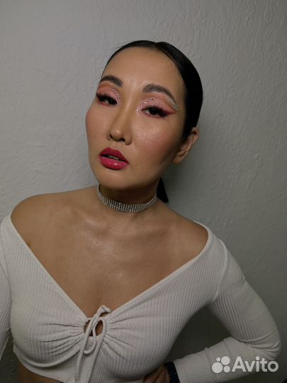 Макияж и прическа