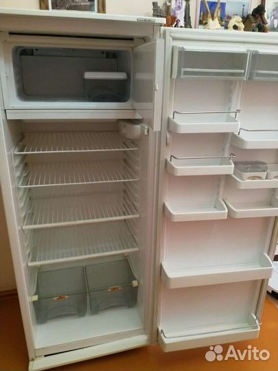 Холодильник бу маленький рядом