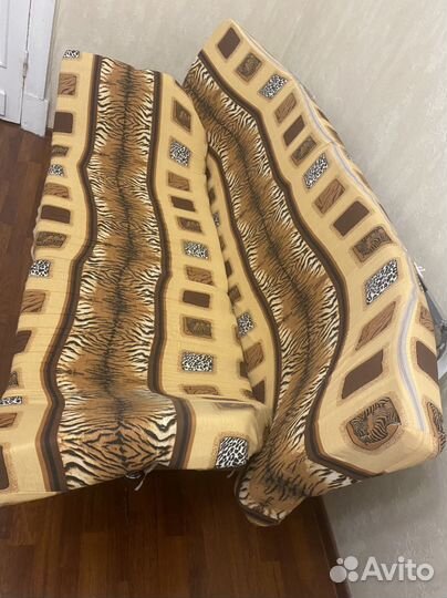 Диван книжка