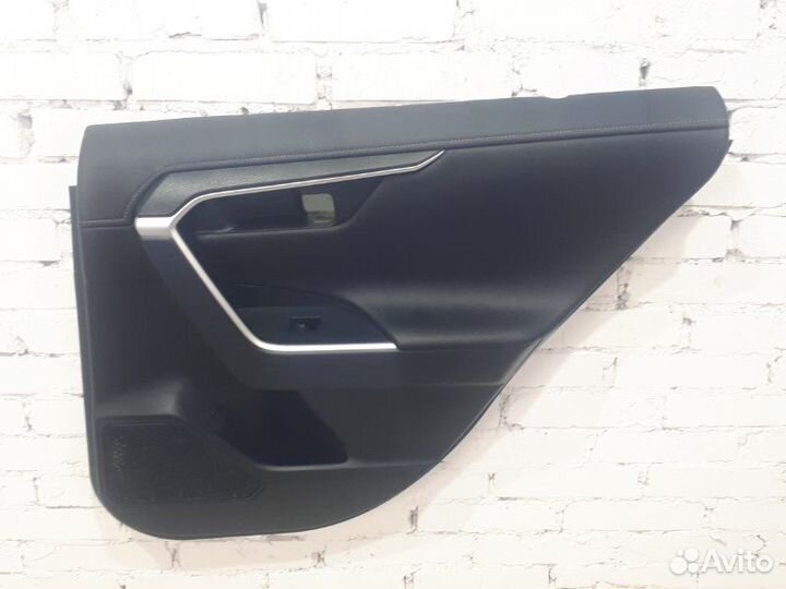 Обшивка боковой двери задняя правая Toyota Rav4