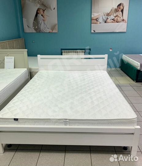 Кровать массив