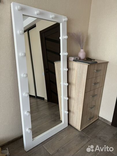 Зеркало с подсветкой напольное