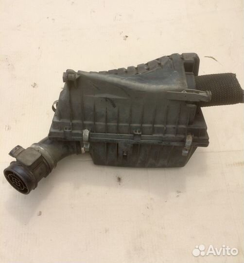 Корпус воздушного фильтра Opel Vectra B 2001 г