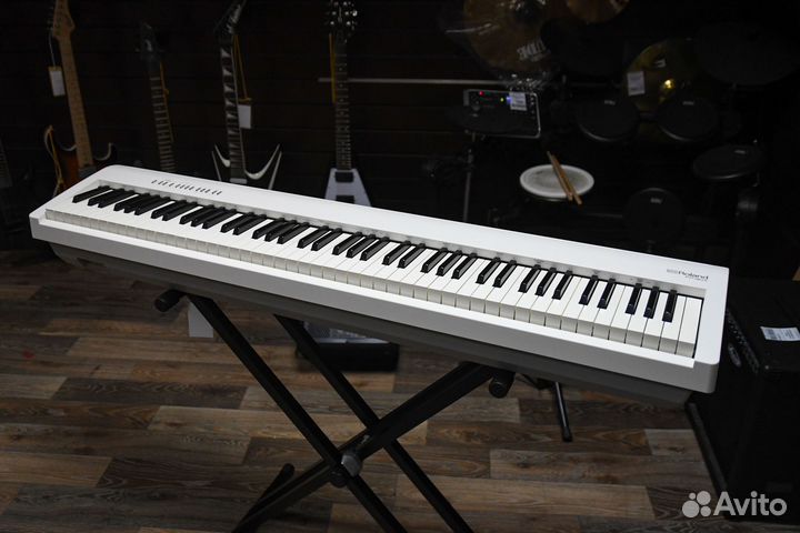 Цифровое Пианино Roland + Аксессуары