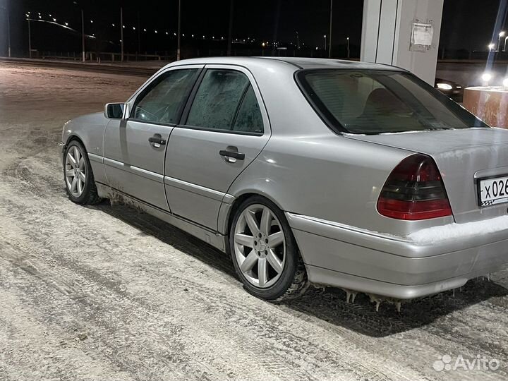 Сиденья w 202