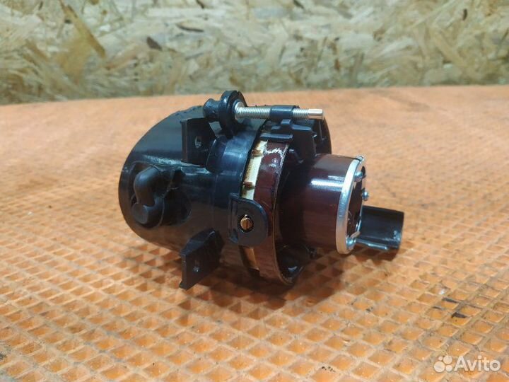 Противотуманная фара левая