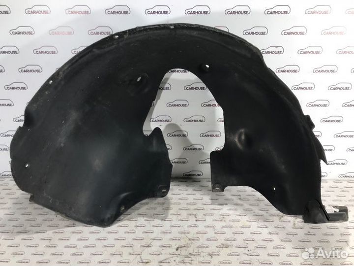 Подкрылок передний правый Volkswagen Touareg GP