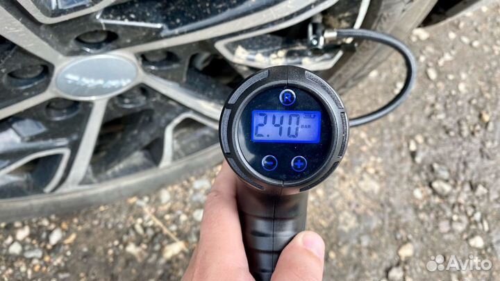 Автомобильный воздушный компрессор беспроводной