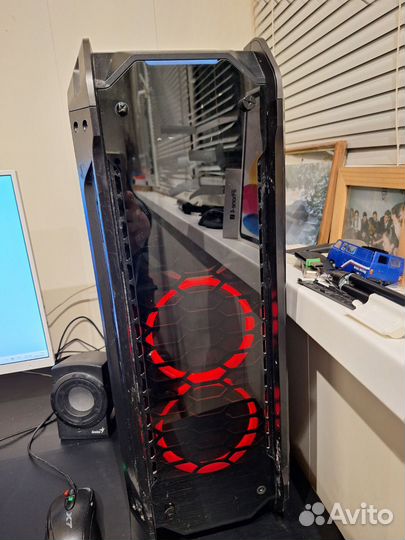 Игровой пк с монитором и клавиатурой