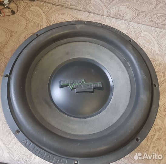 Сабвуфер моноблок