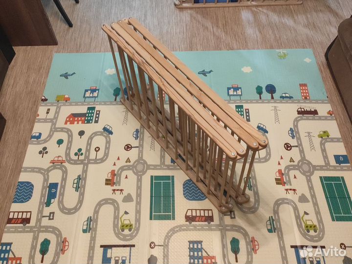 Манеж деревянный