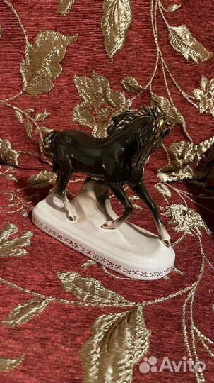 Конь златогривый