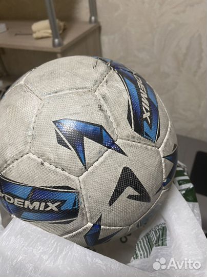 Футбольный мяч demix проф