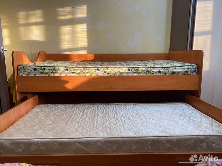 Детская двухярусная выдвижная кровать