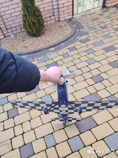 Радиоуправляемый самолёт