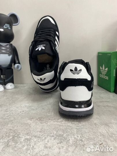 Кроссовки Adidas