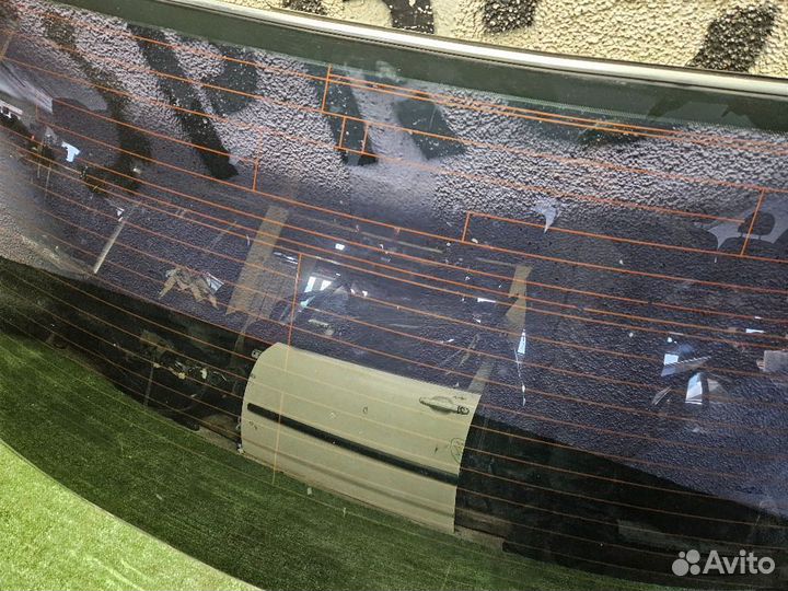 Стекло заднее на Lexus LS 430