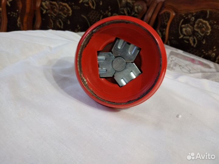 Закаточная машинка для жестяных банок