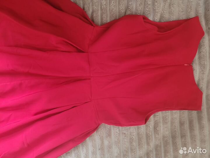 Красное платье