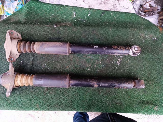 Амортизаторы Задние Фолькцваген Пассат б6. 2006 г