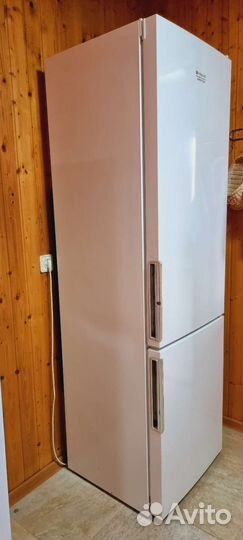 Холодильник бу Hotpoint Ariston