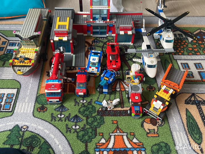 Лего оригинал продаю за ненадобностью