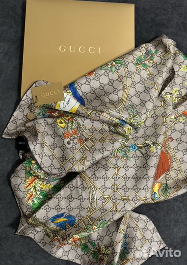 Шелковый платок Gucci в конверте бутика