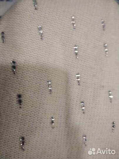 Шапка женская молочного цвета