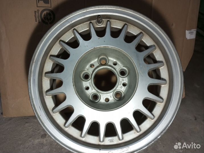 Диск литой BMW E200 на 15