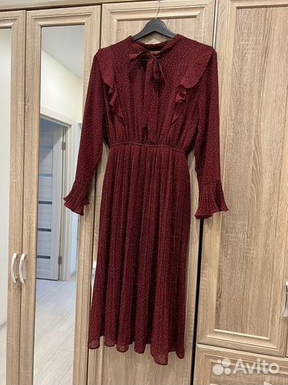 Платье бордовое
