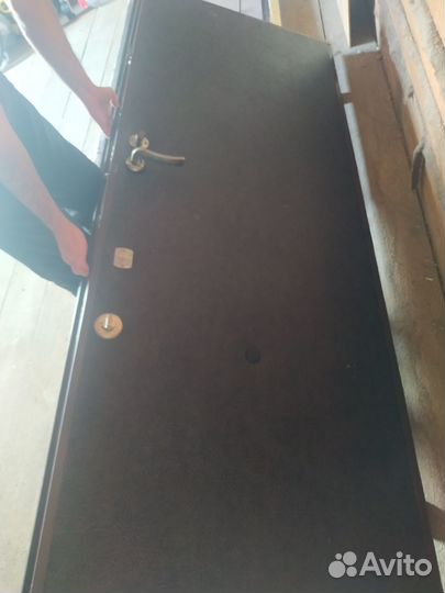 Дверь входная металлическая