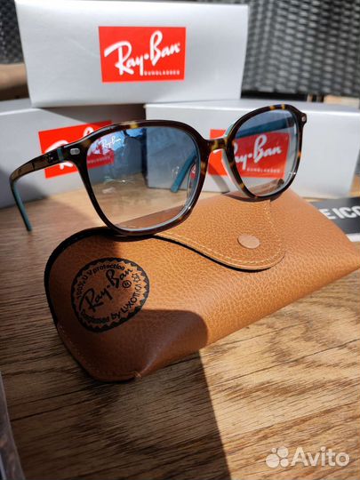 Солнцезащитные очки Ray-Ban Leonard RB2193
