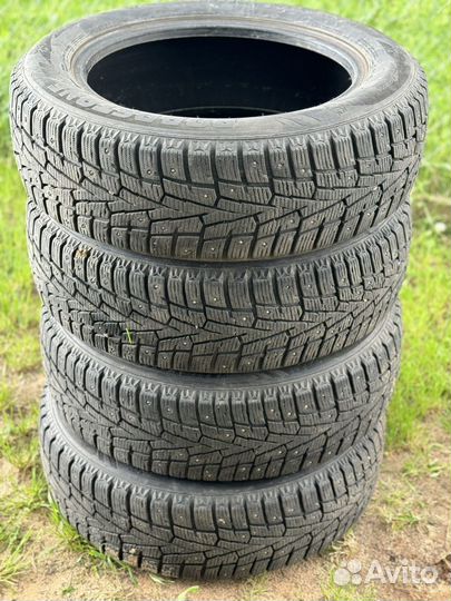 Roadstone Winguard Spike 215/60 R17 94Q