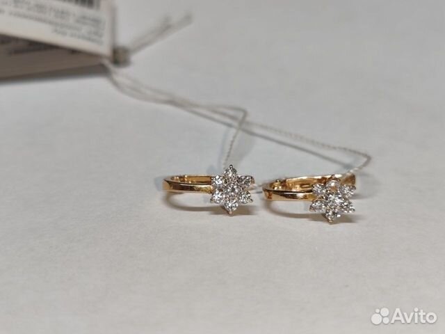 Золотые серьги с камнем