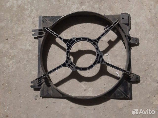 Kia Carens диффузор вентилятора