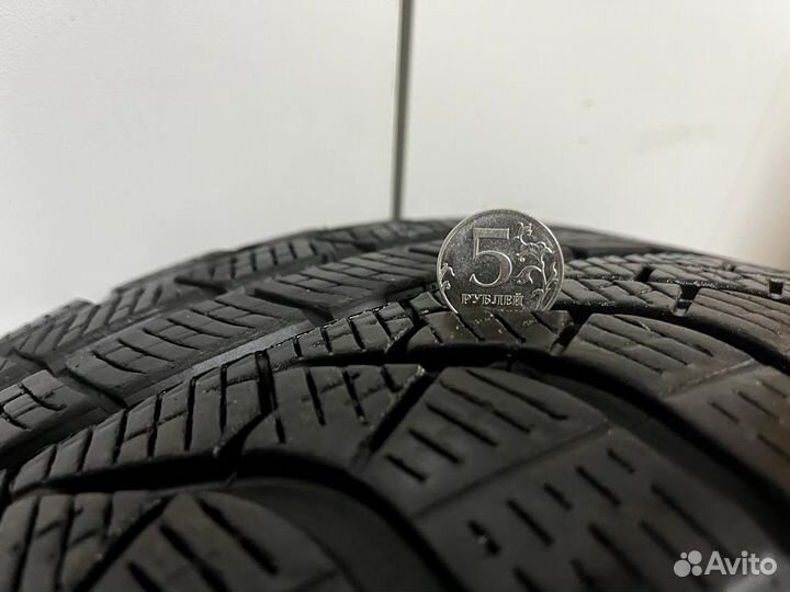 Pirelli P Zero Winter 245/40 R19
